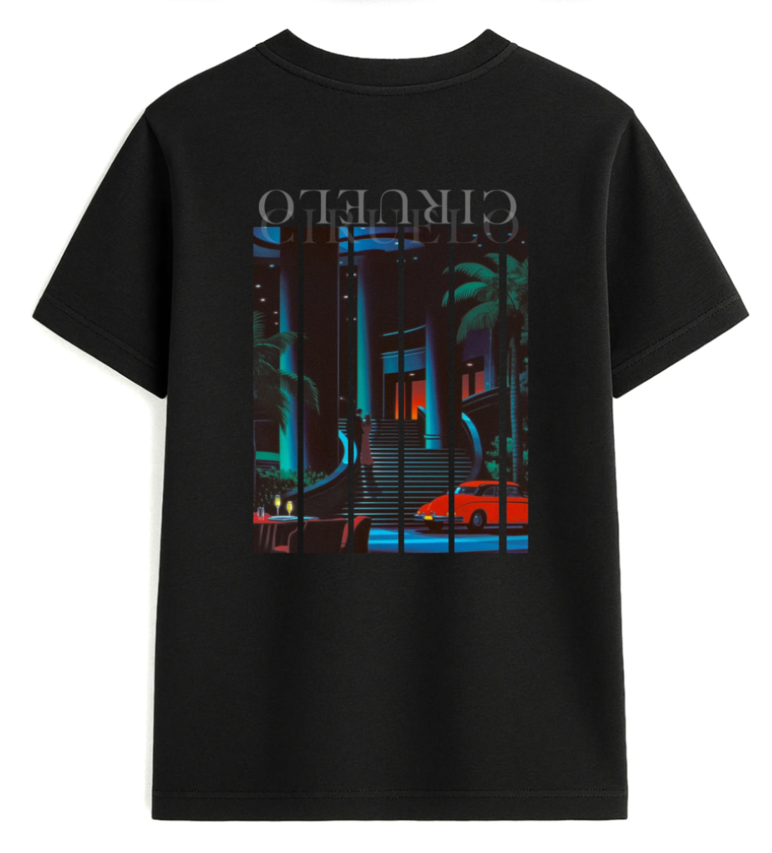 Camiseta negra con detalle tipográfico discreto